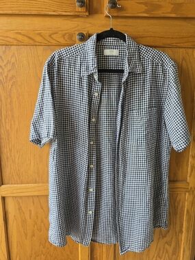 Uniqlo Black & White Gingham Short-Sleeve Button-Down Shirt